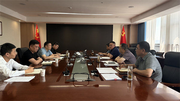 6月5日，安徽建工集團赴集團就雙方合作事宜開展座談交流。洪董、潘總、余總參加座談。.jpg